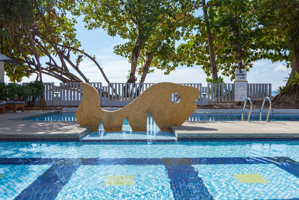 By The Sea Hotel 11/41