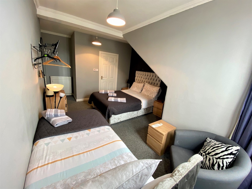 16 PILRIG GUEST HOUSE 55/60