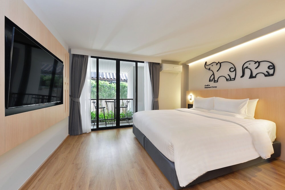 March Hotel & Suite Riverside 34/60