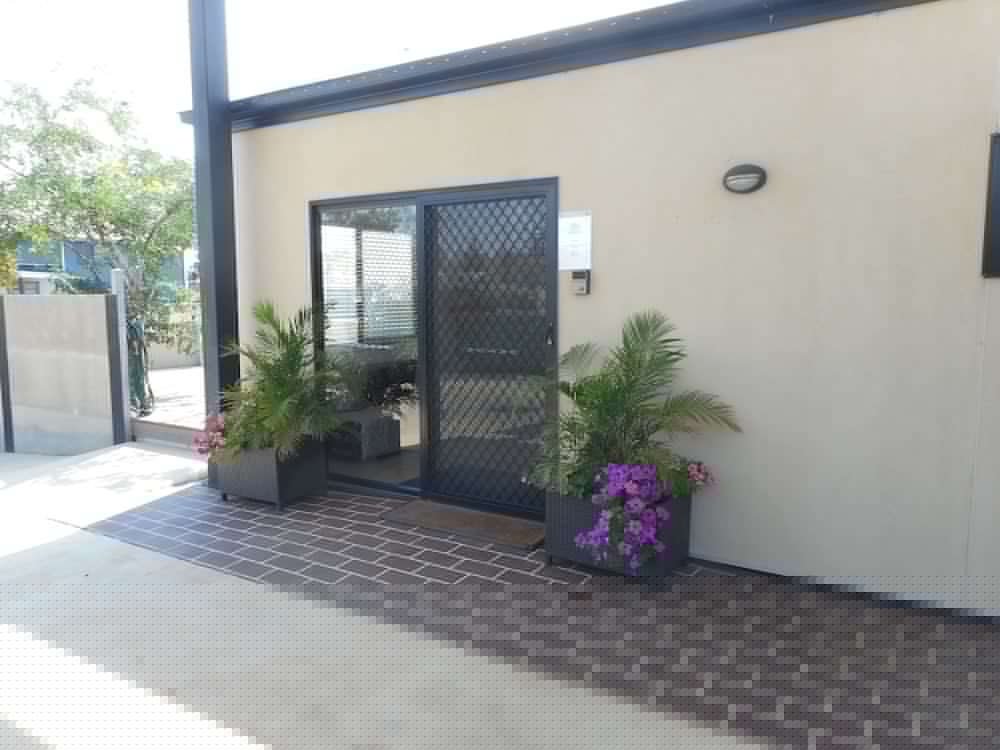 INJUNE MOTOR INN 6/34