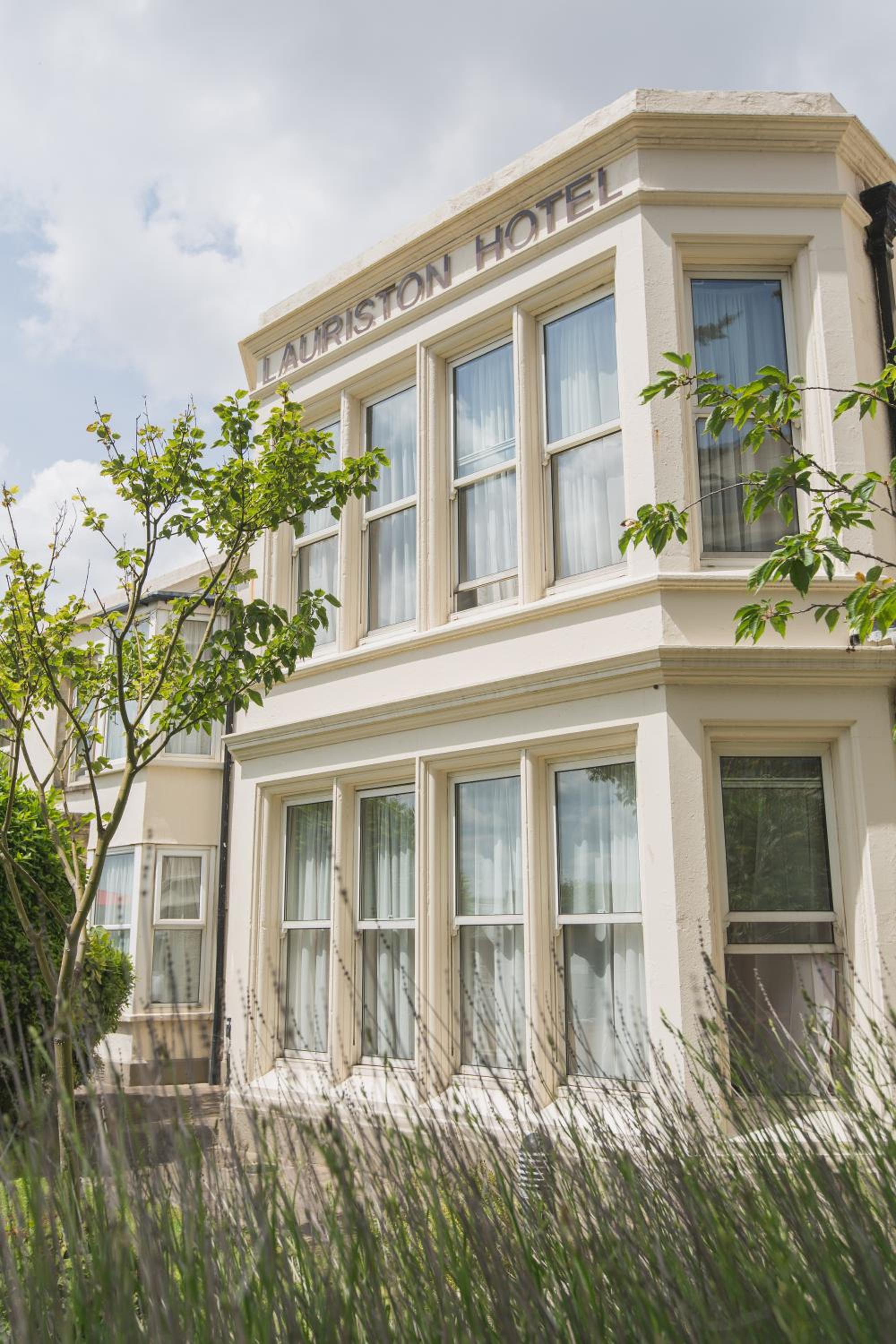 Lauriston Hotel 5/60