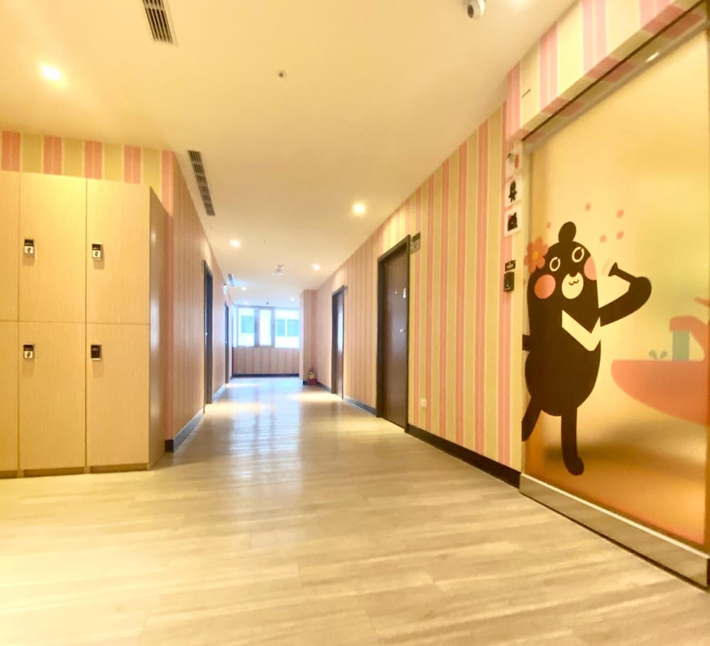 Heybear Capsule Hotel 30/50