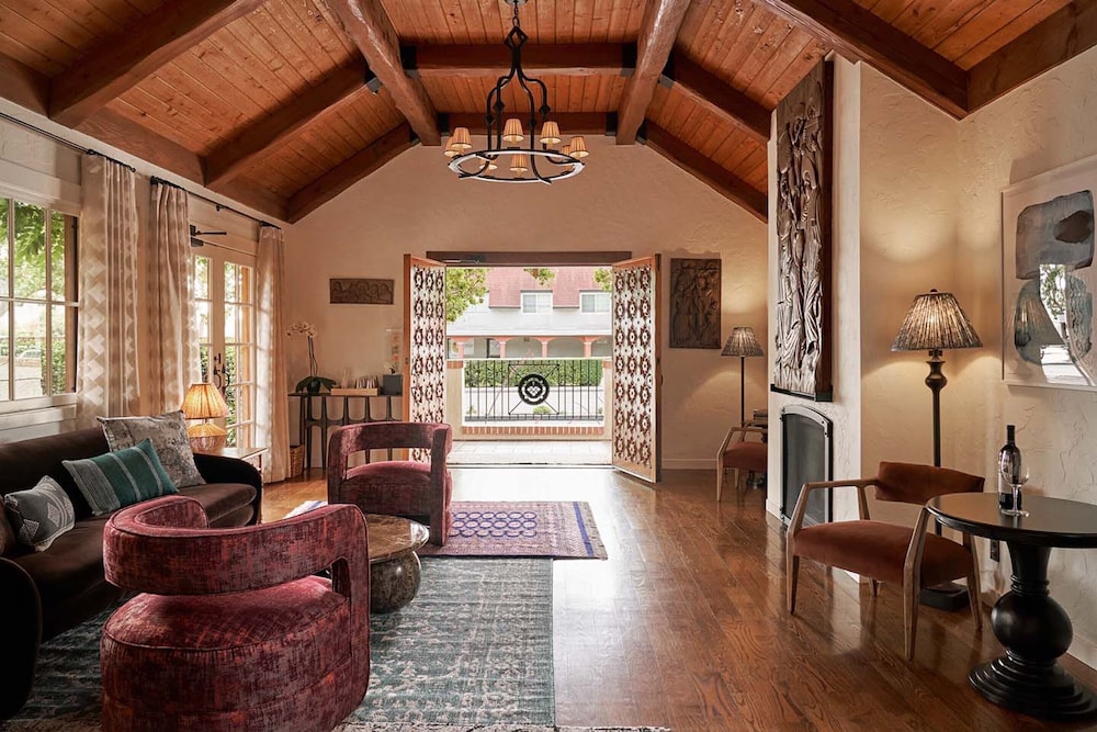 Rancho Caymus Inn 37/56