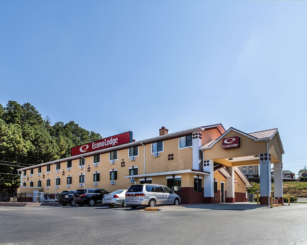 Econo Lodge Cartersville Emerson Lake Point 3/36