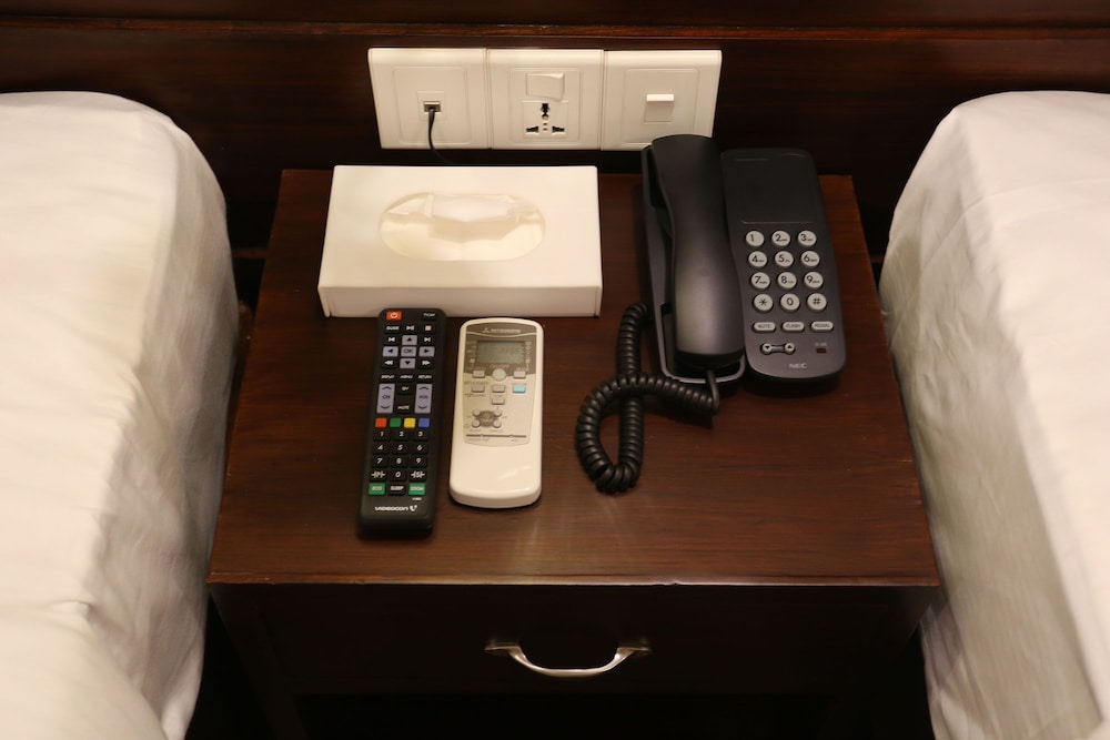 Hotel Jay Suites 45/75