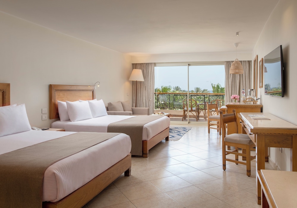 West Bay, Premium, Double Bed, Sea View, Adult Only، Fort Arabesque Beach Resort 3/6