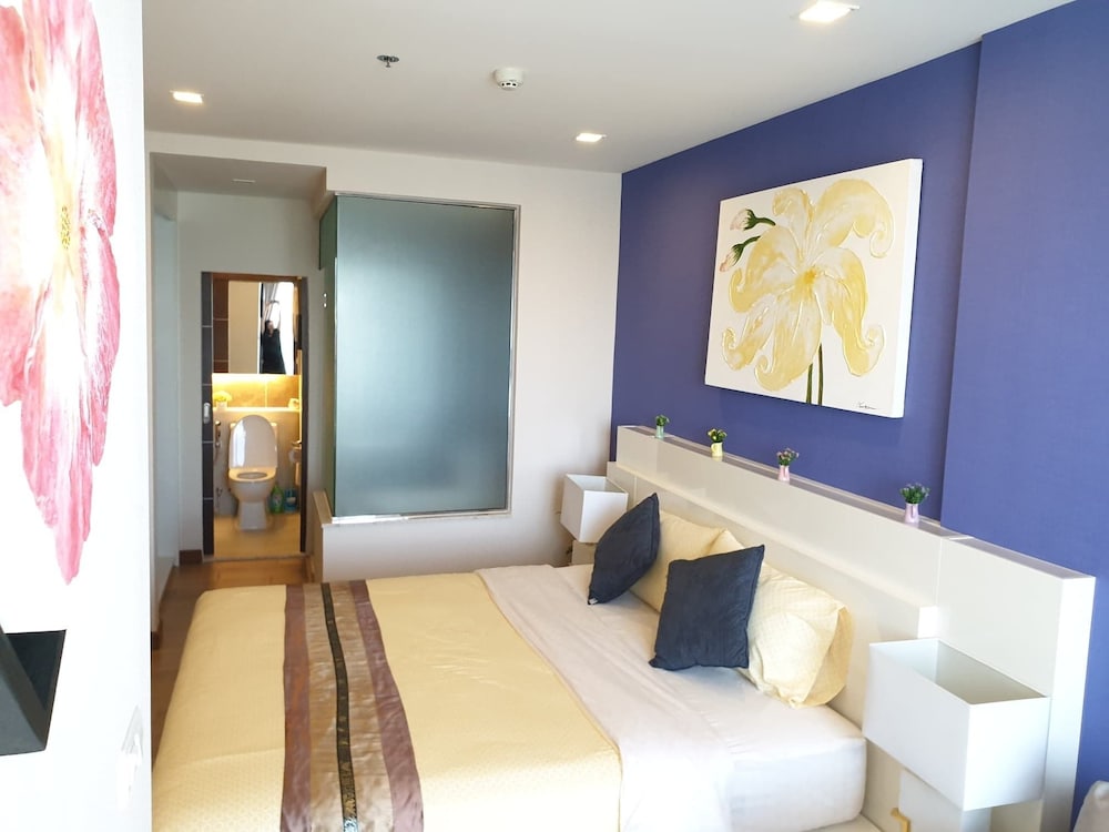 The Astra Luxury Suit condo 37/50