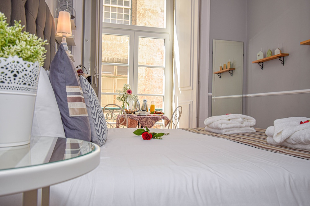 B In Lisbon Downtown Suites 7/51