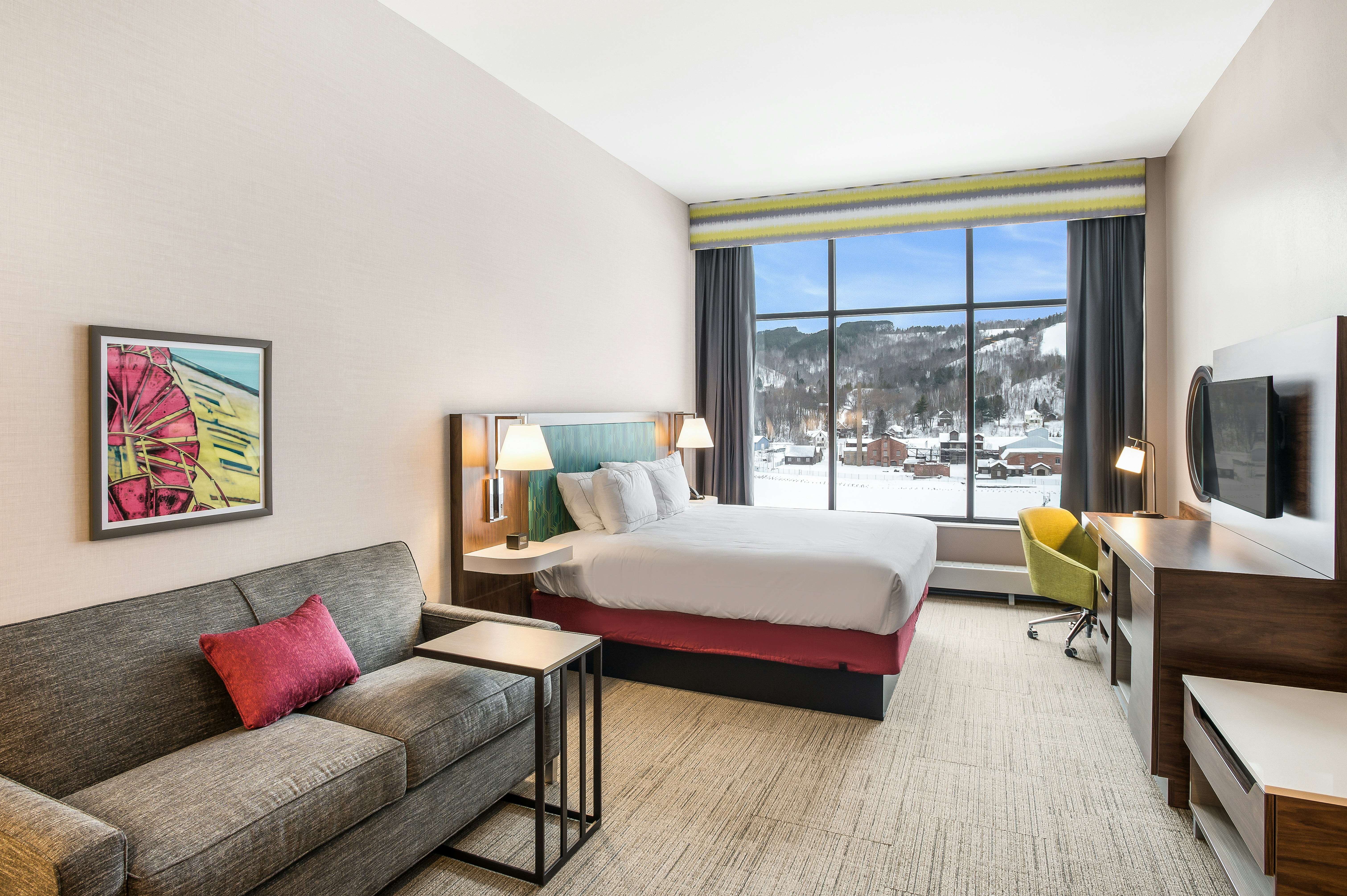Studio, King Bed, Water View