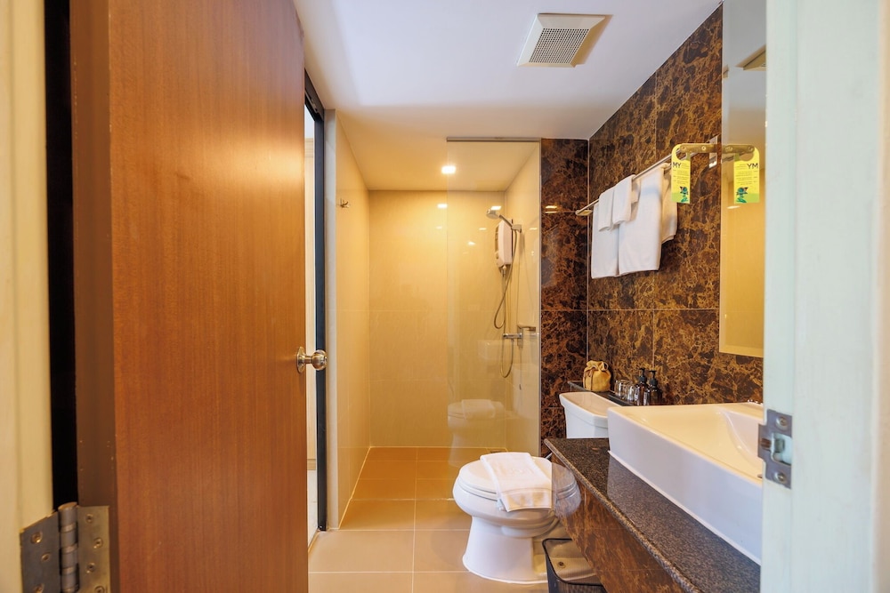 Pet Friendly One Bedroom Suite Twin Bed, Cross Vibe Chiang Mai Decem 5/6