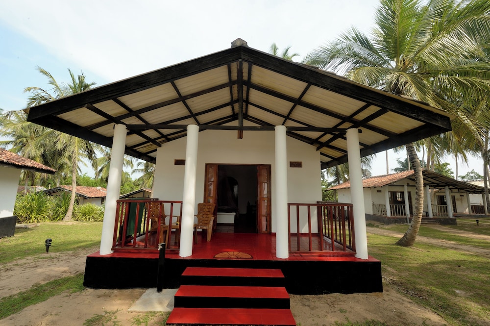Darwins Beach Resort 4/50