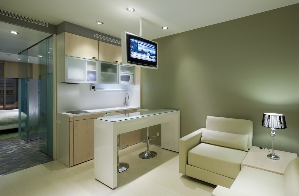 Ako Suite Hotel 35/37