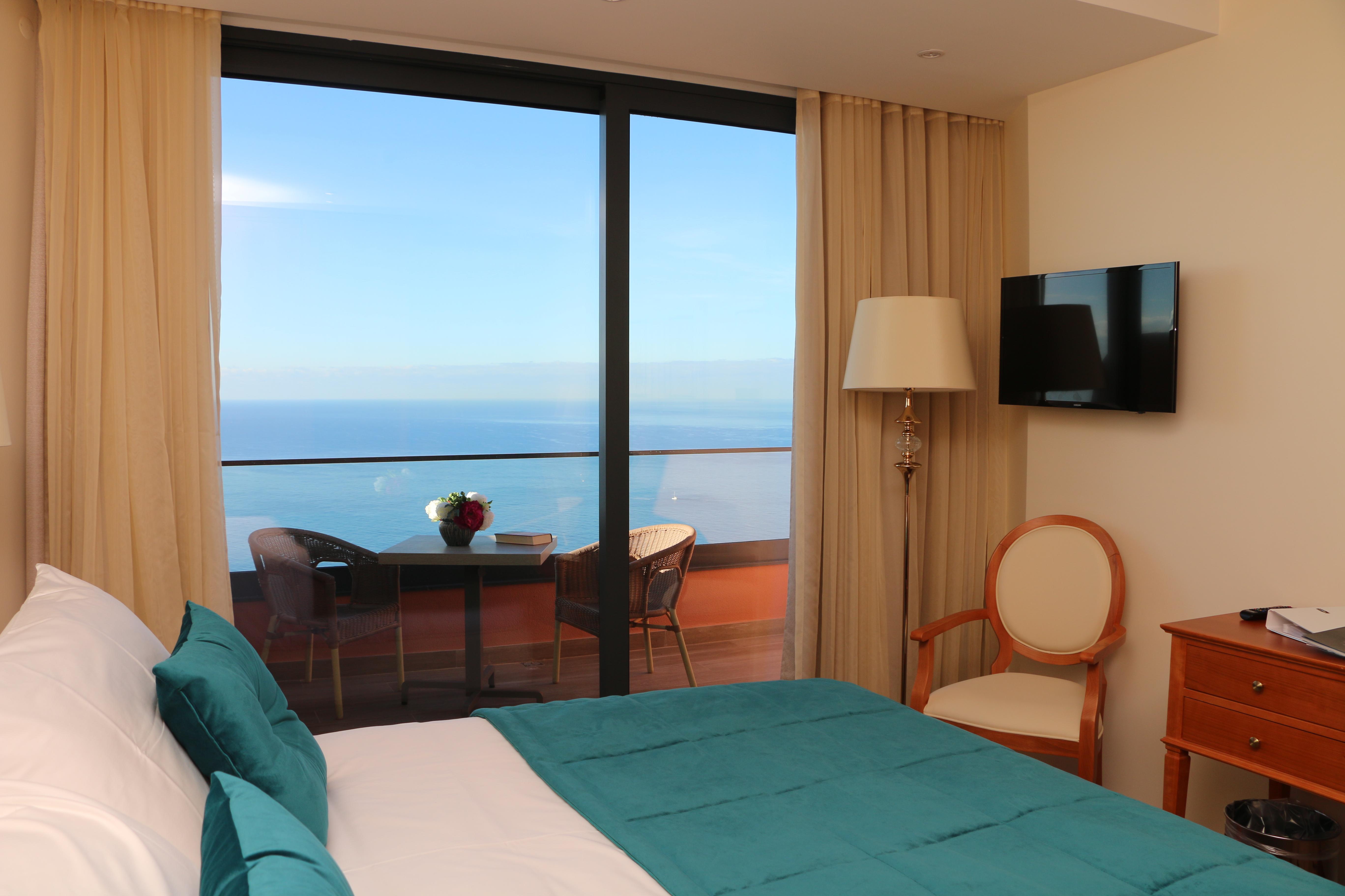 Standard, Double Bed, Bay View, Balcony