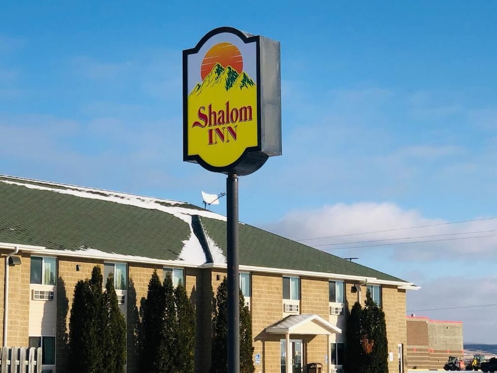 Super 8 Bottineau 3/24