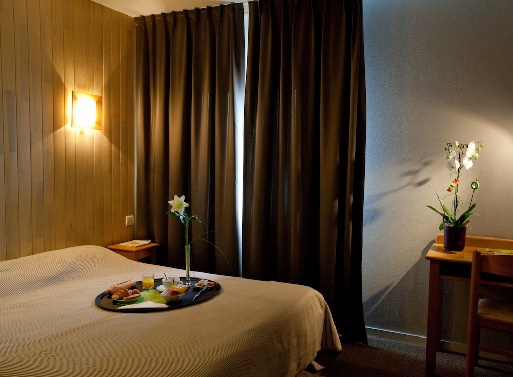 HÔTEL LE RELAIS 25/50