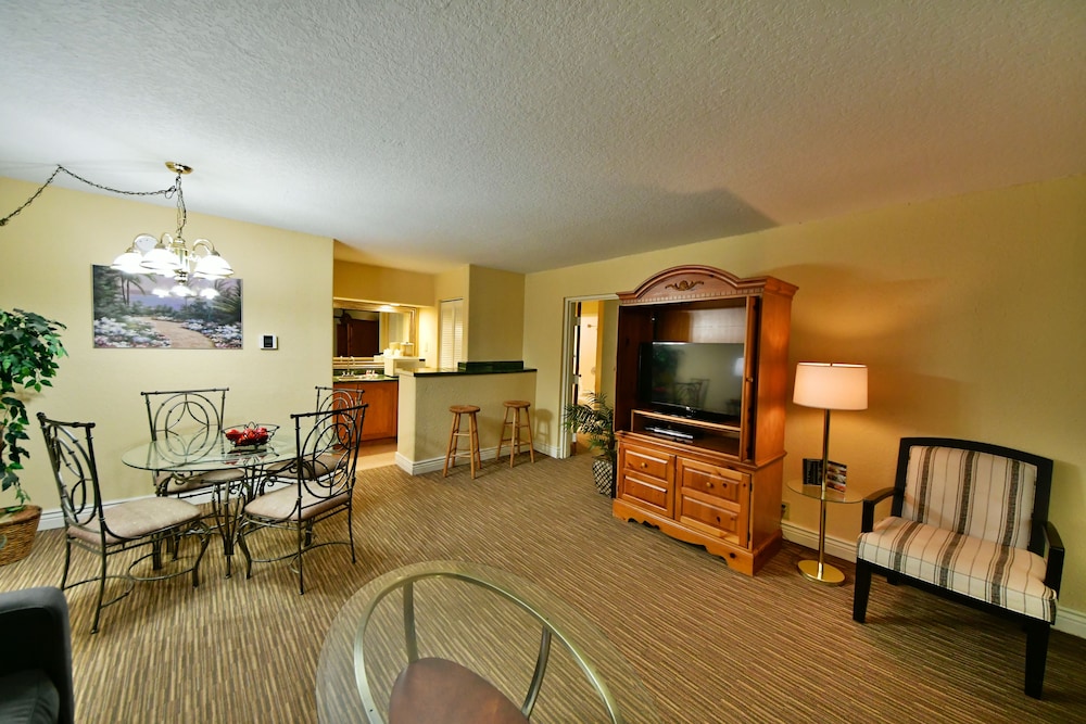 Ramada Hotel & Conference Center By Wyndham Jacksonville 34/59
