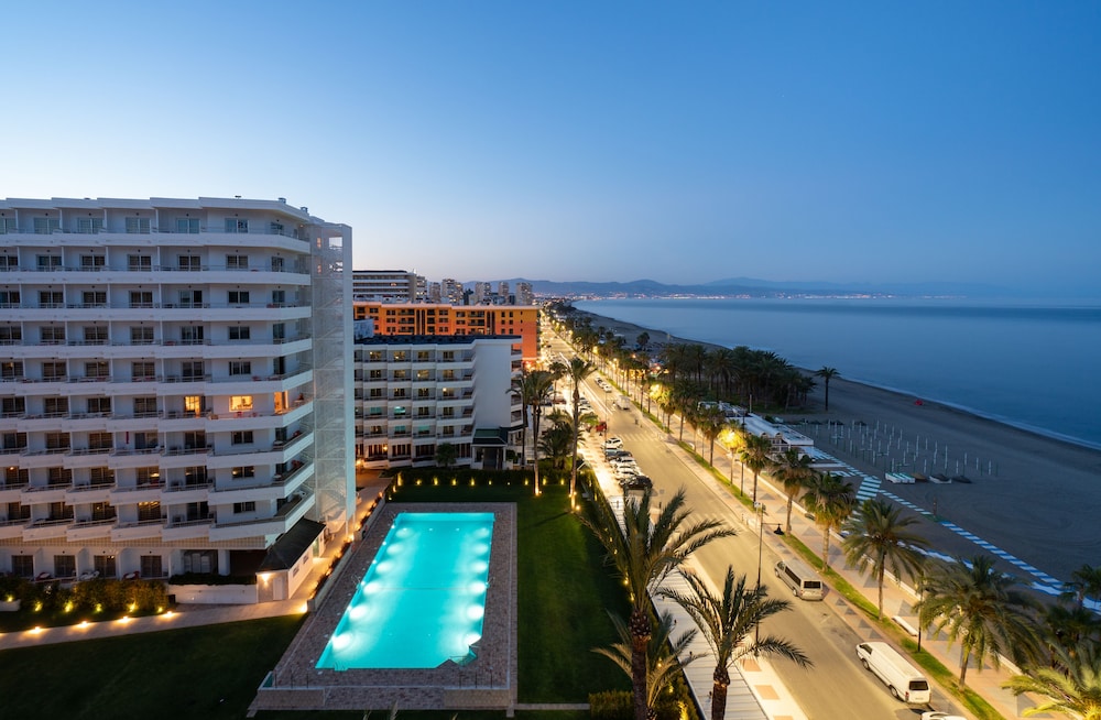 Hotel Apartamentos Bajondillo 6/64