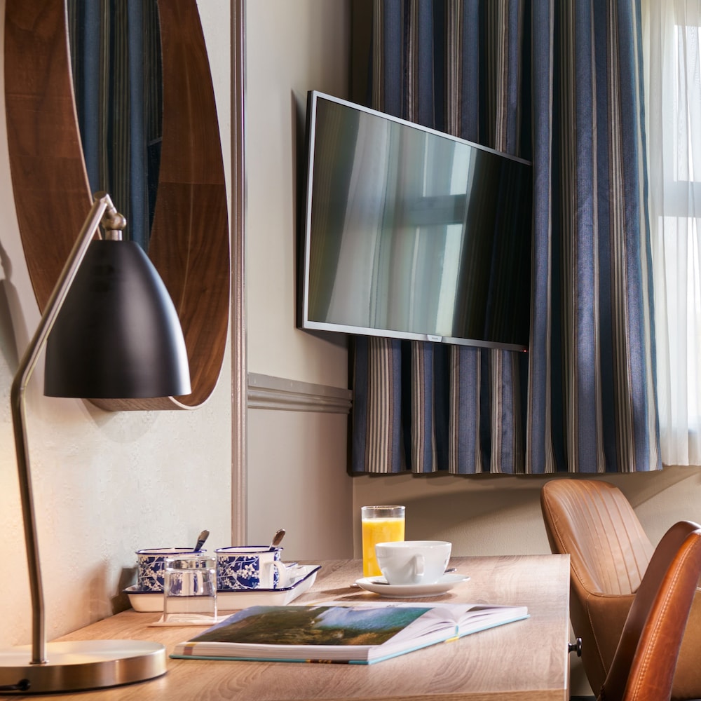 Harbour Hotel 59/64