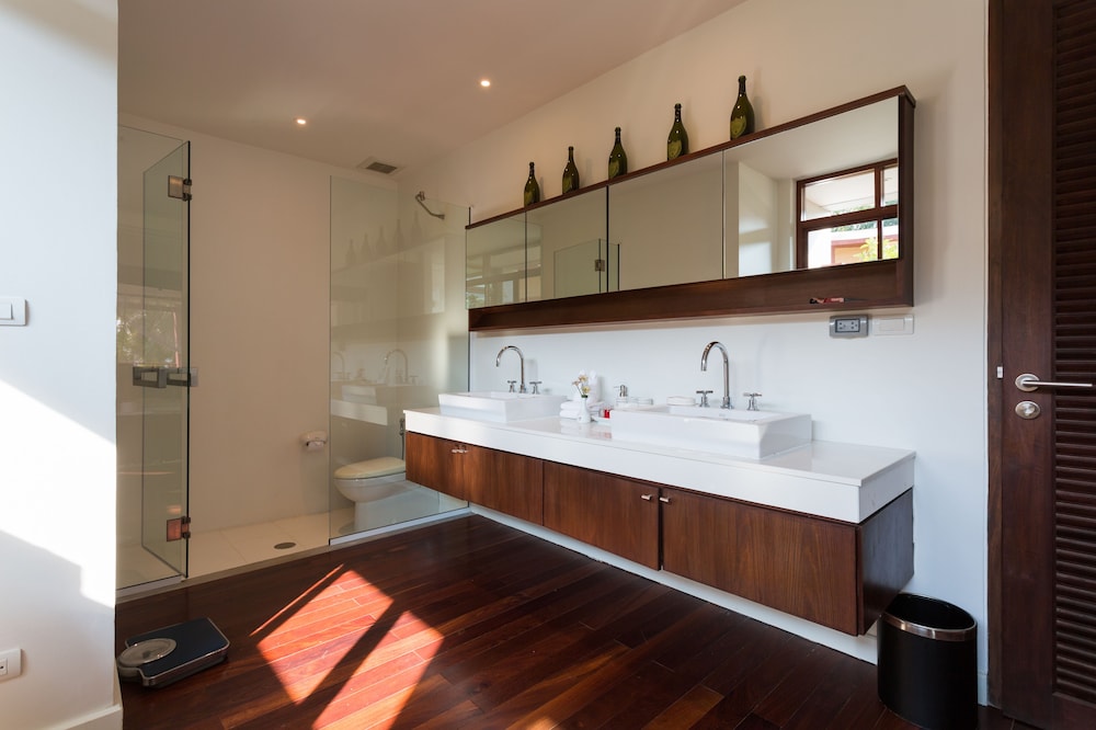 Amatapura Beach Villa 12 28/57