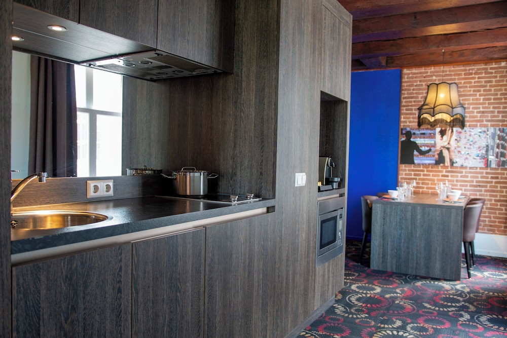Eden Studios And Apartments 3/42