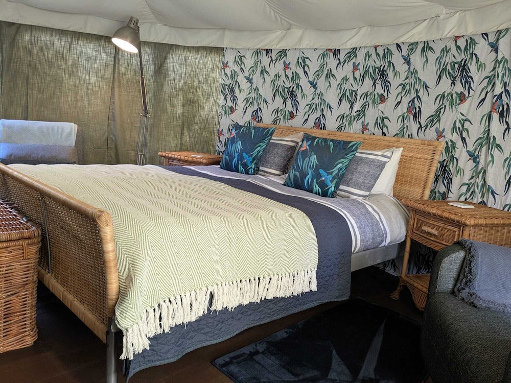خيمة بحمام مشترك، The Little Hide - Grown Up Glamping 5/10