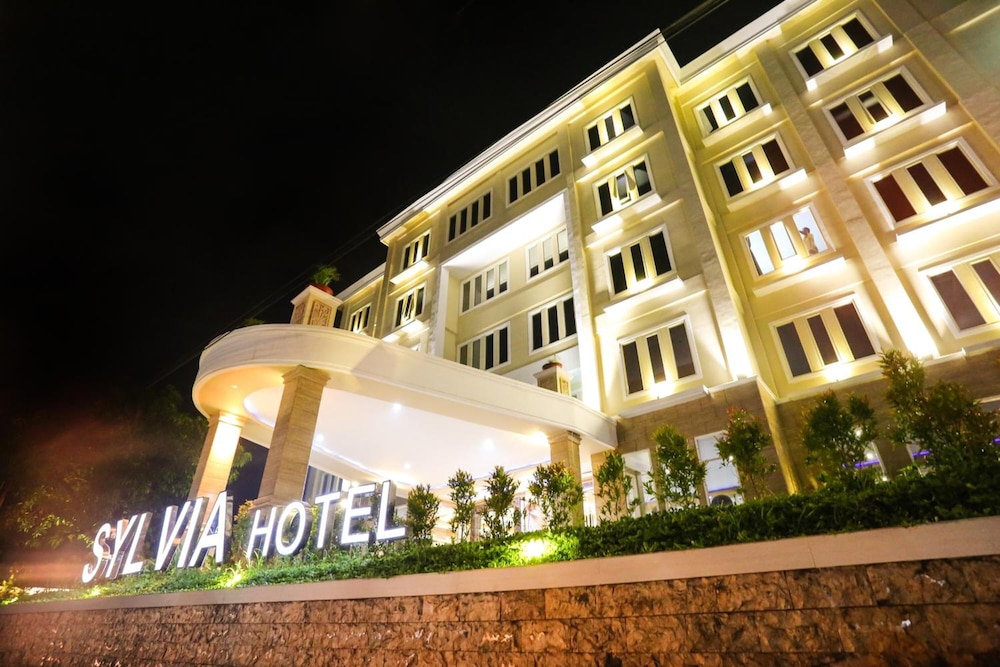 Sylvia Hotel Premier Kupang 10/57