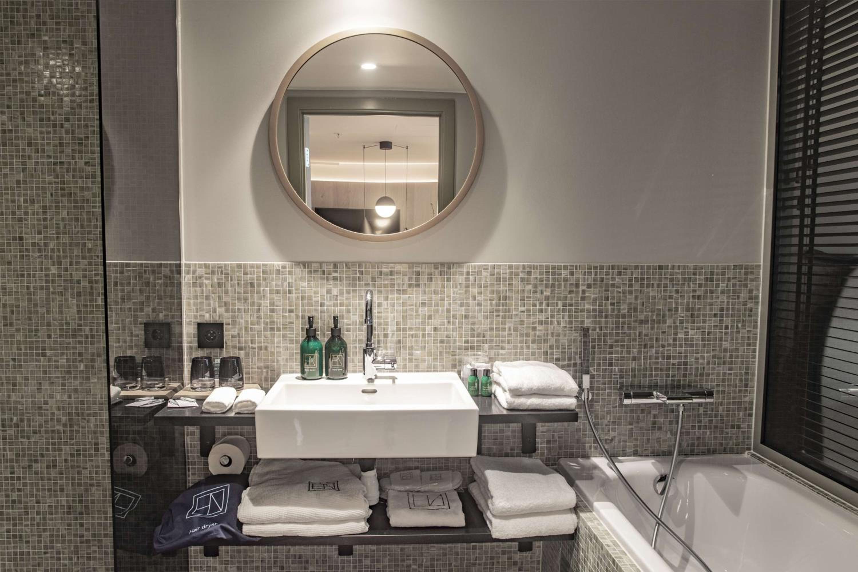 Master, Suite, Lake View, Balcony، Hotel Norge By Scandic 3/5