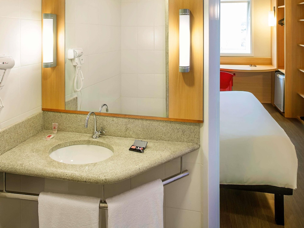 Ibis Imperatriz 70/70