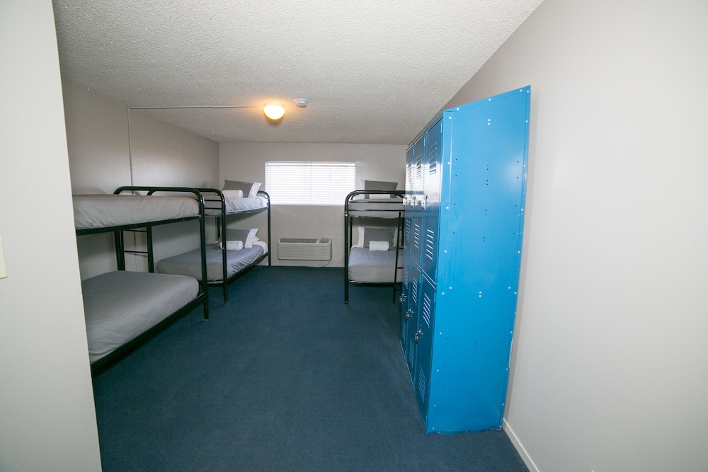 Motel6 Las Vegas, NV - Downtown Fremont St Experience 11/31