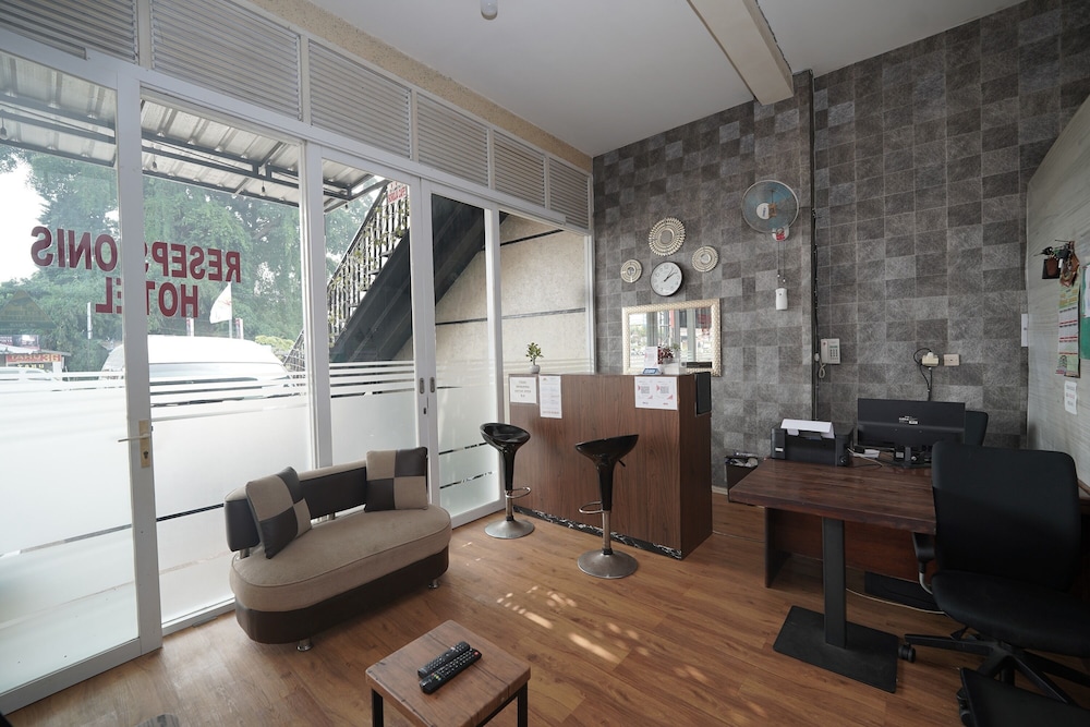 Soreang Hotel by ZUZU 44/61
