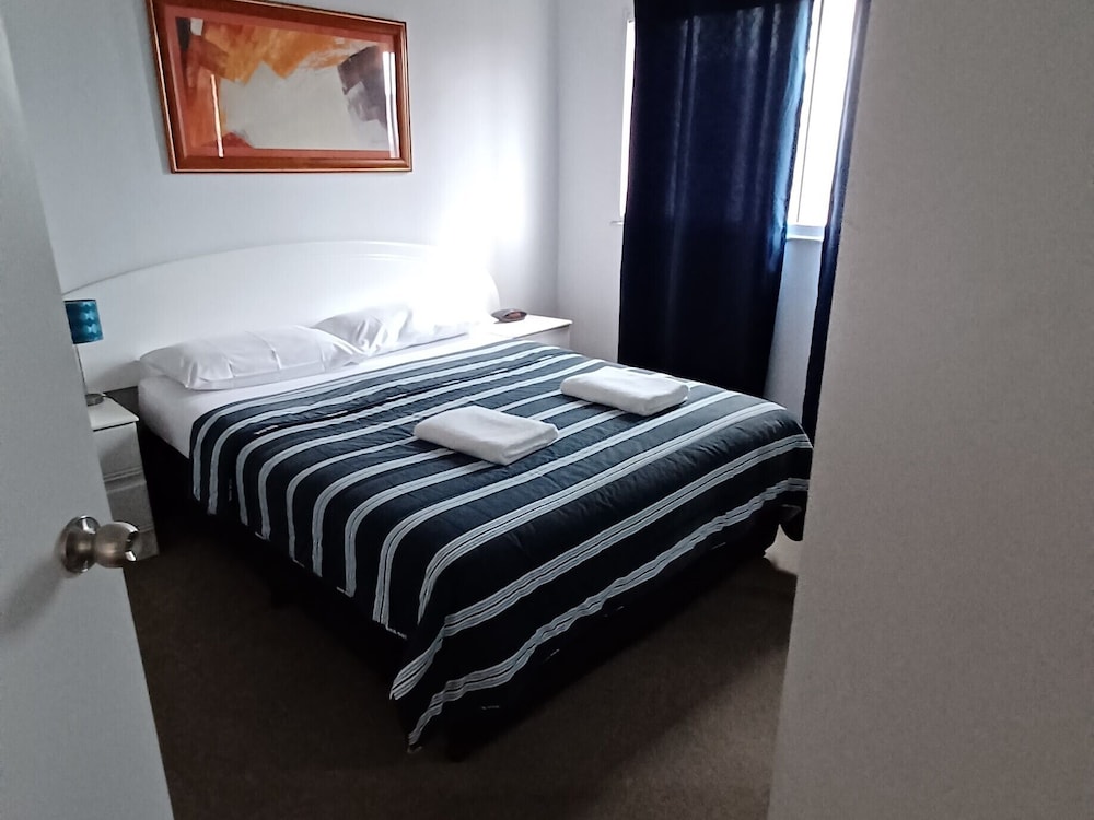 Blue Waters Apartments 33/71