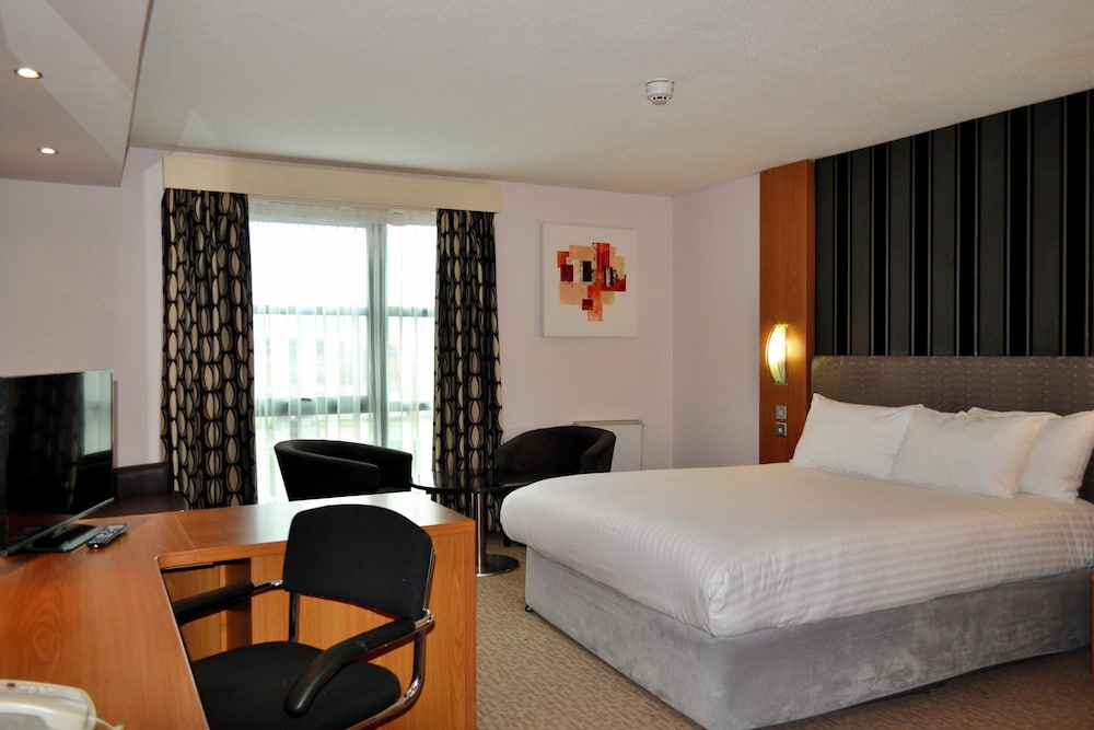 HOLIDAY INN MANCHESTER-CENTRAL PARK 9/73