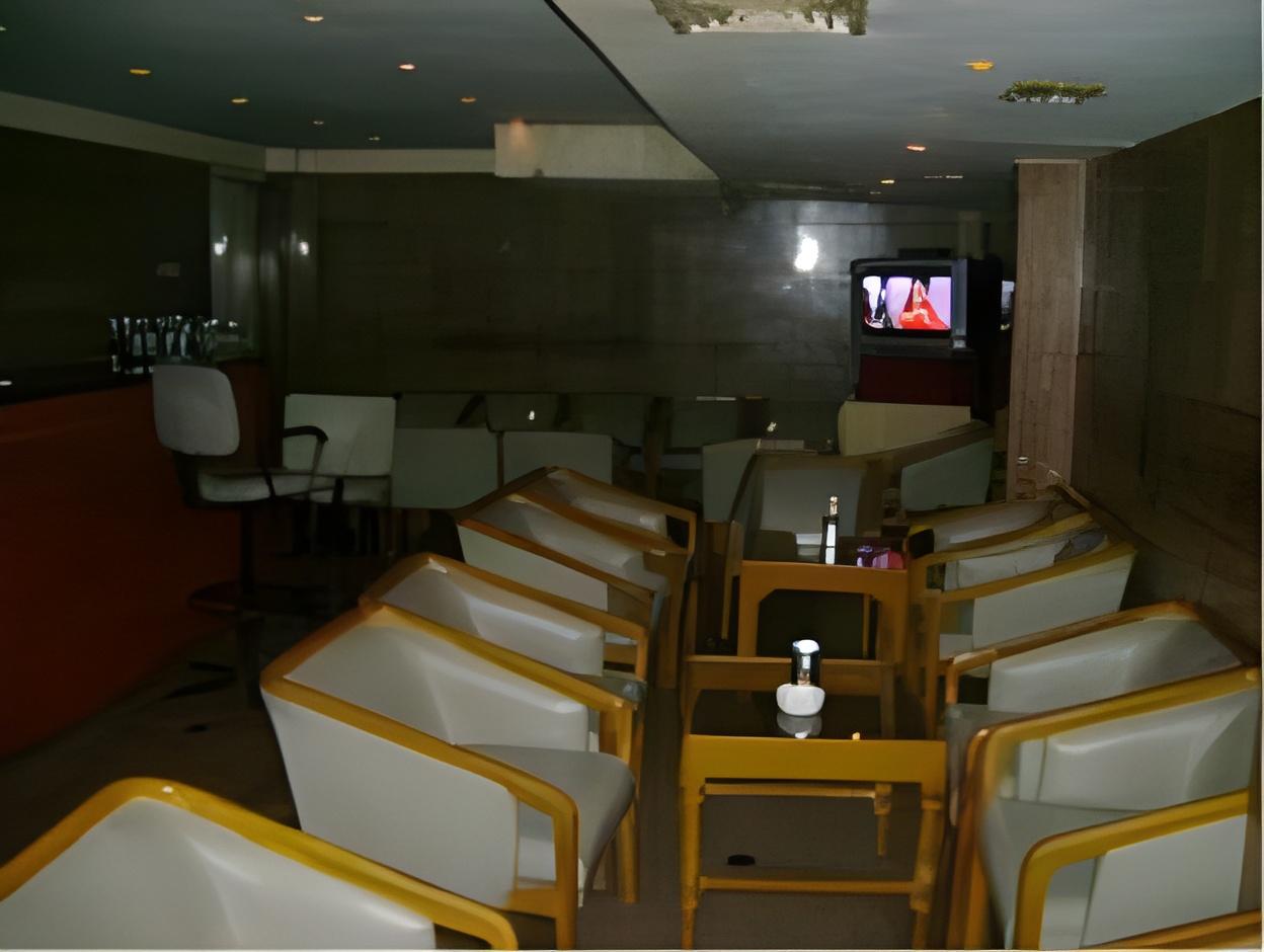 HOTEL GOUTHAM MANOR 19/25
