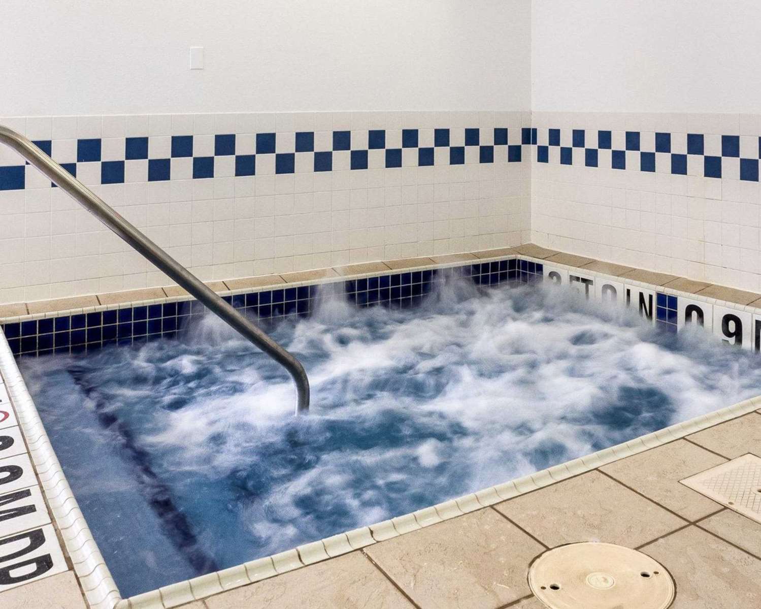 Travelodge by Wyndham Fargo 6/16