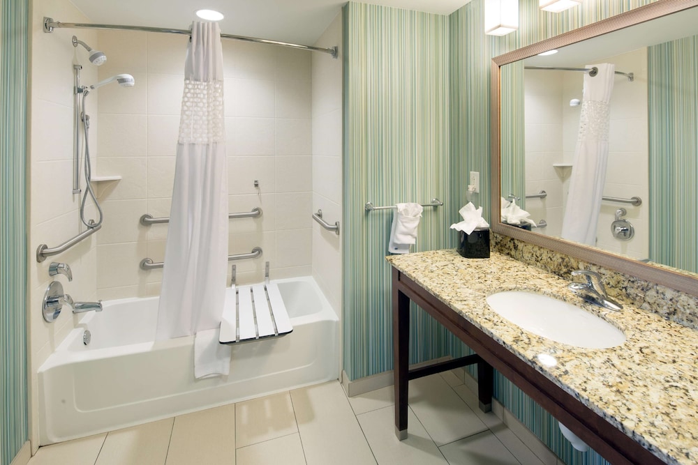 Hampton Inn Suites Orange Beach Gulf Front 29/76