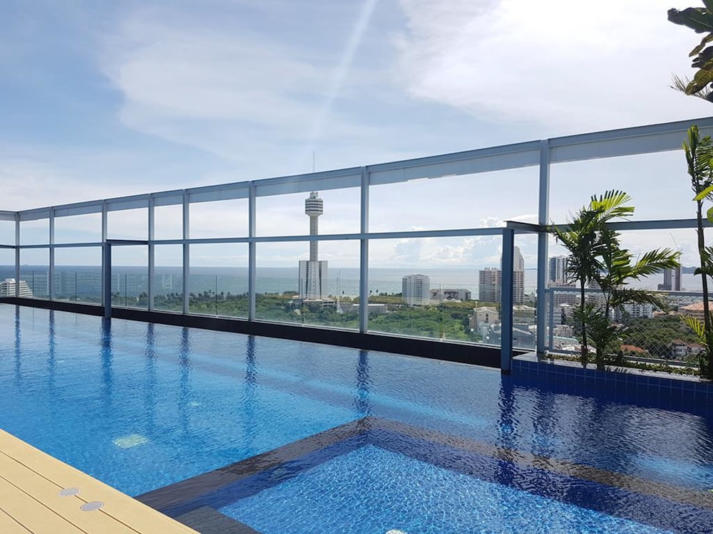 Treetops Pattaya Condominium 32/69