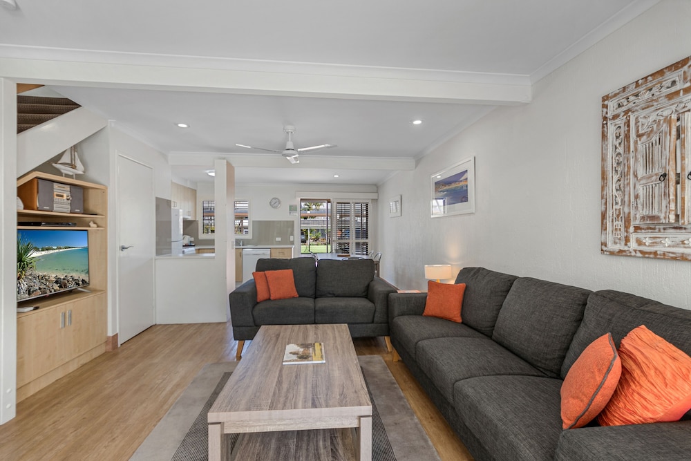 NOOSA PLACE RESORT 30/74