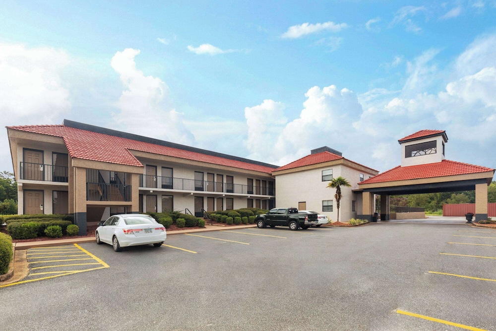 Ramada by Wyndham Bainbridge 31/33