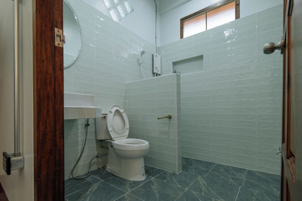 Pongphen Guesthouse 69/72