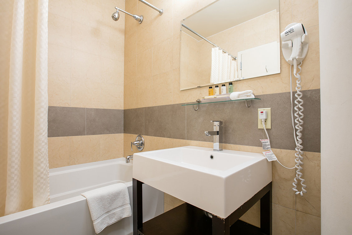 Pointe Plaza Hotel 32/32