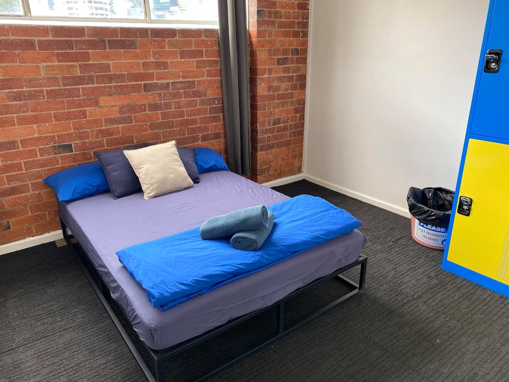 Summer House Brisbane Hostel 12/36