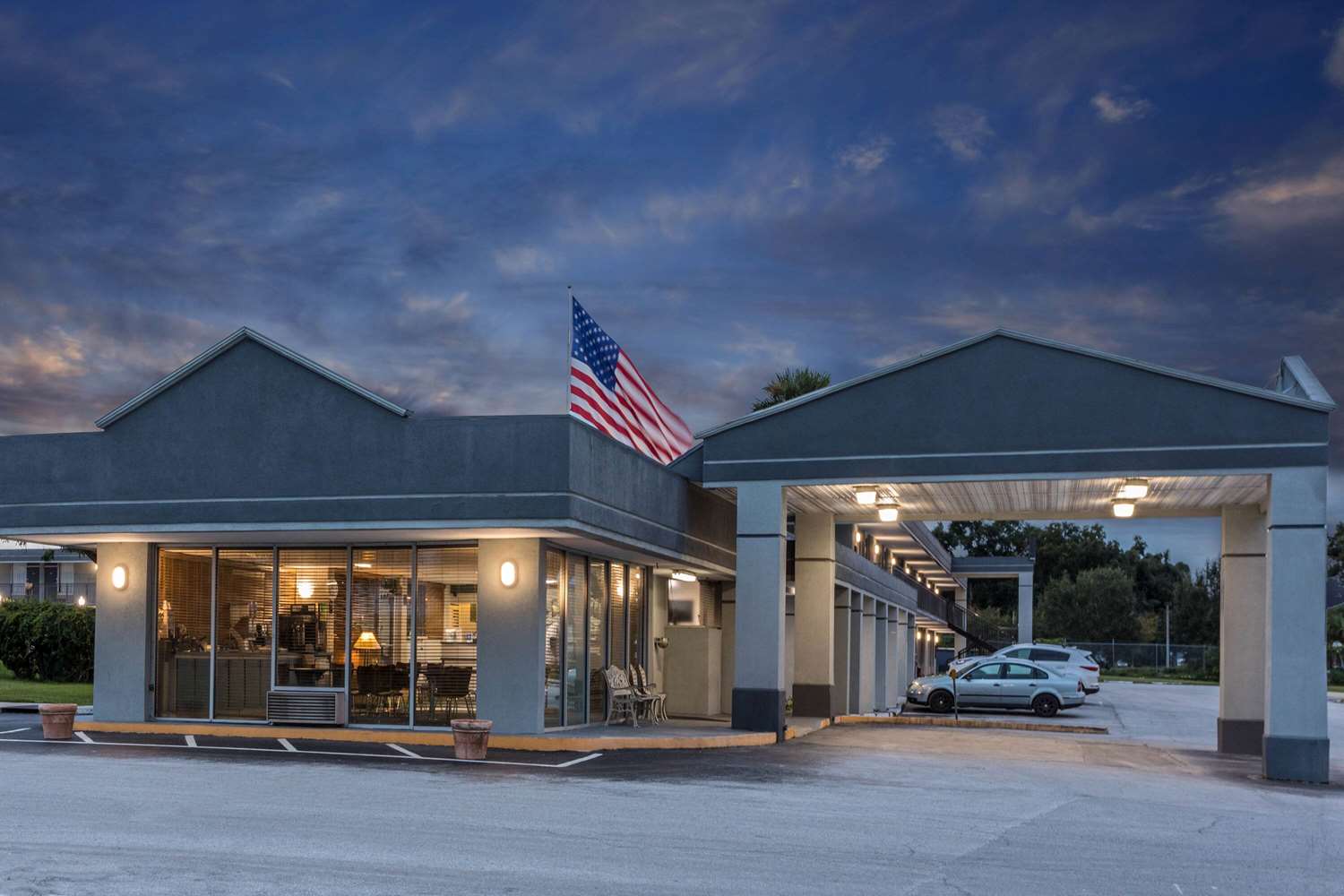 Super 8 by Wyndham Ocala I-75 2/56