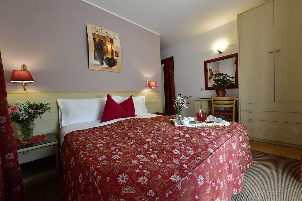 HOTEL BEAU SEJOUR 17/66