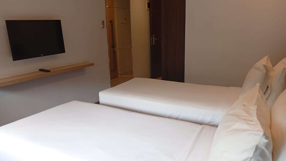 Kyriad Hotel Arra Cepu 15/42