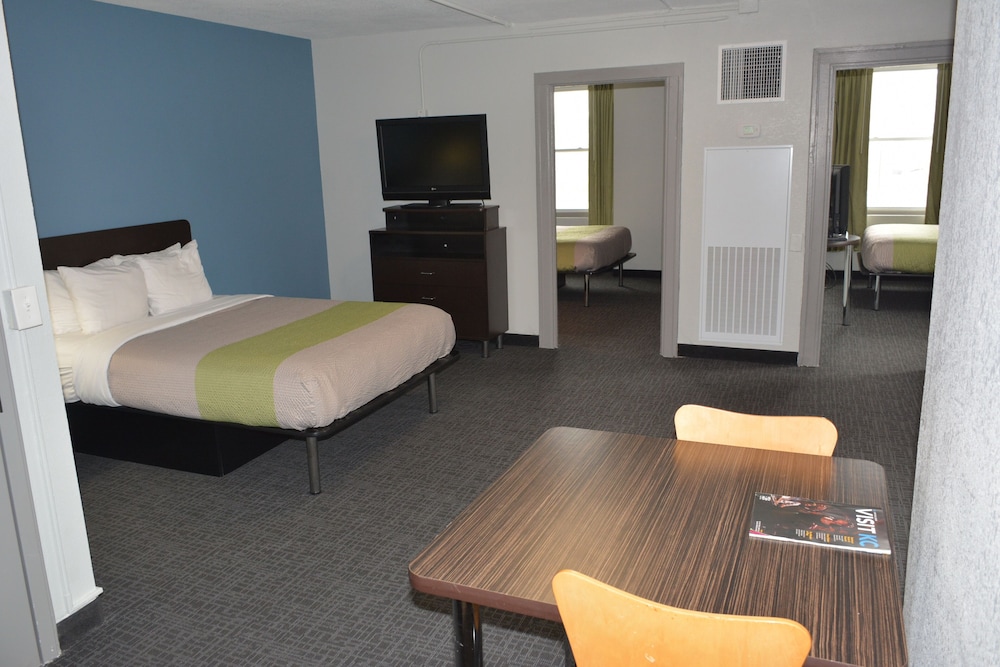 Quality Inn & Suites Kansas City Downtown 24/50