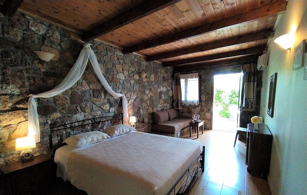 Hotel Ataviros 2/30
