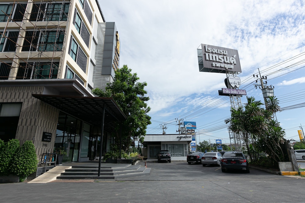 Grand Ratchapruek Hotel 63/70