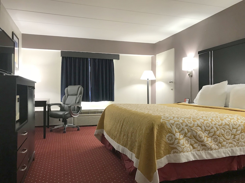 Days Inn By Wyndham Livonia - Detroit 21/59