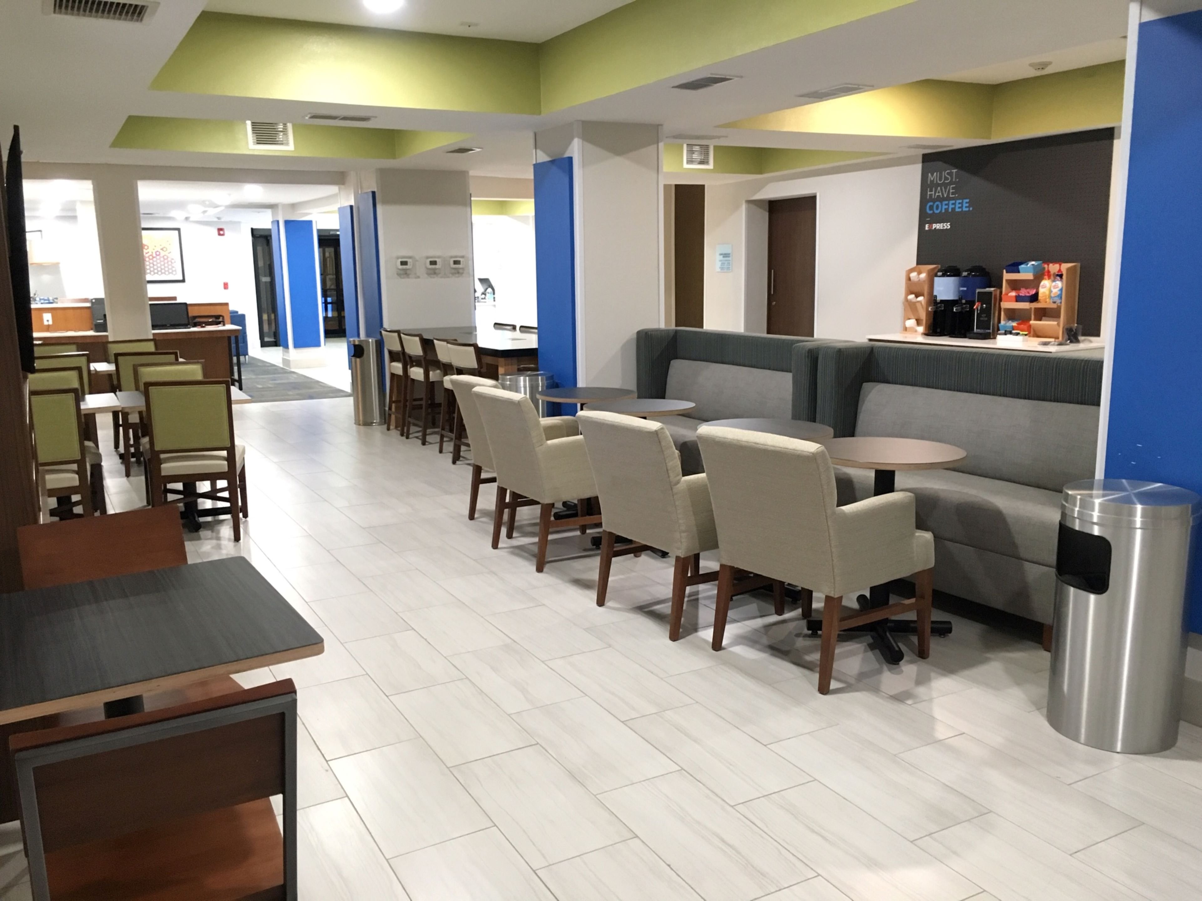 Holiday Inn Express Hotel And Suites Quincy I 10 24/36