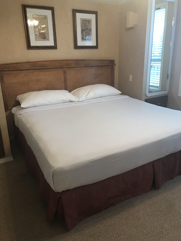 Mountain View Suites at Fairmont Hot Springs 19/63
